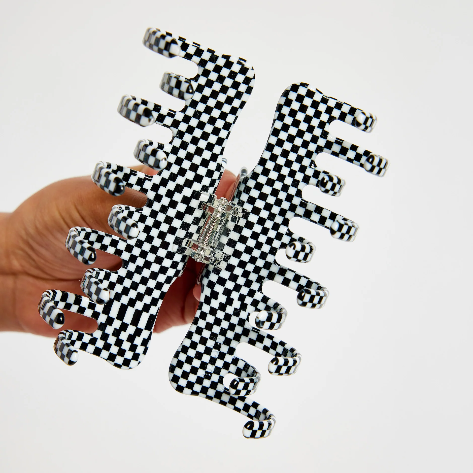 Jojo Claw in Large Glitch - Image 4