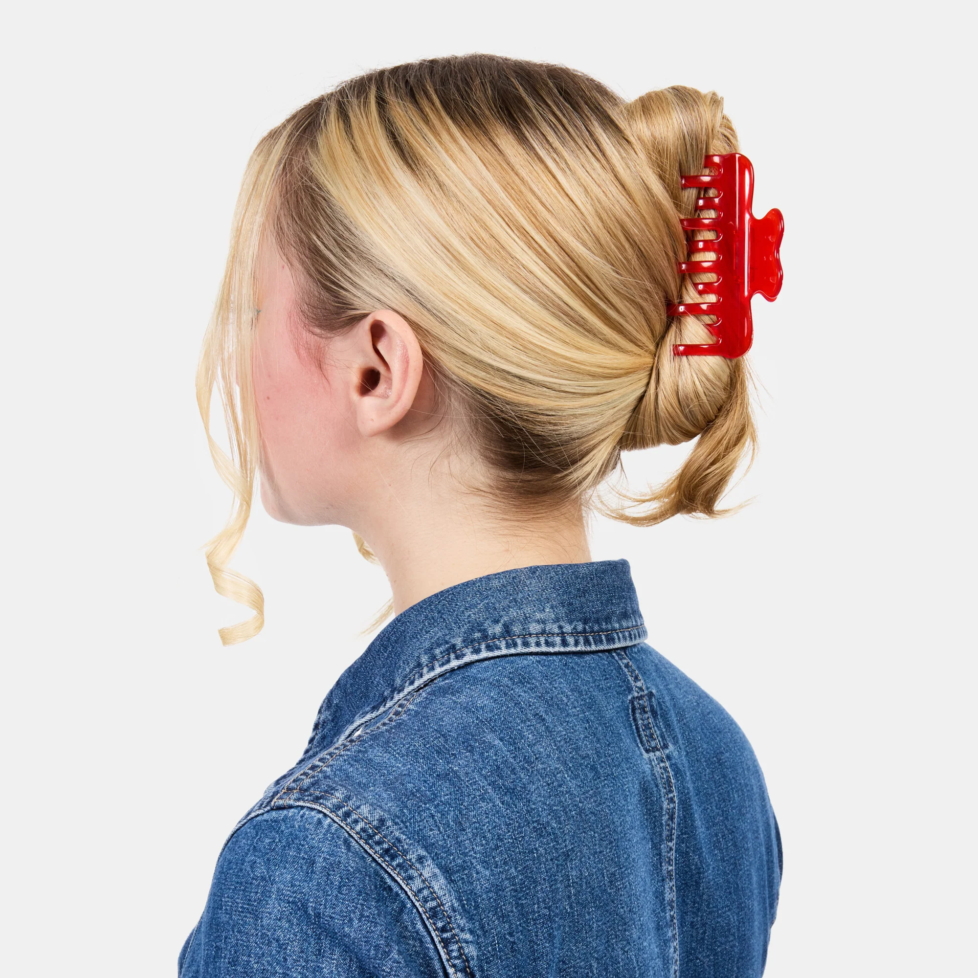 Jojo Claw in Small Candy Red - Image 2