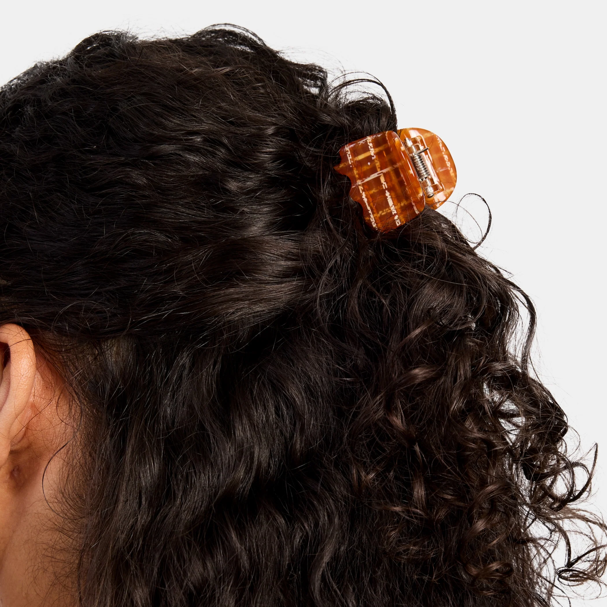 Midi Ursa Claw in Caramel Plaid - Image 3