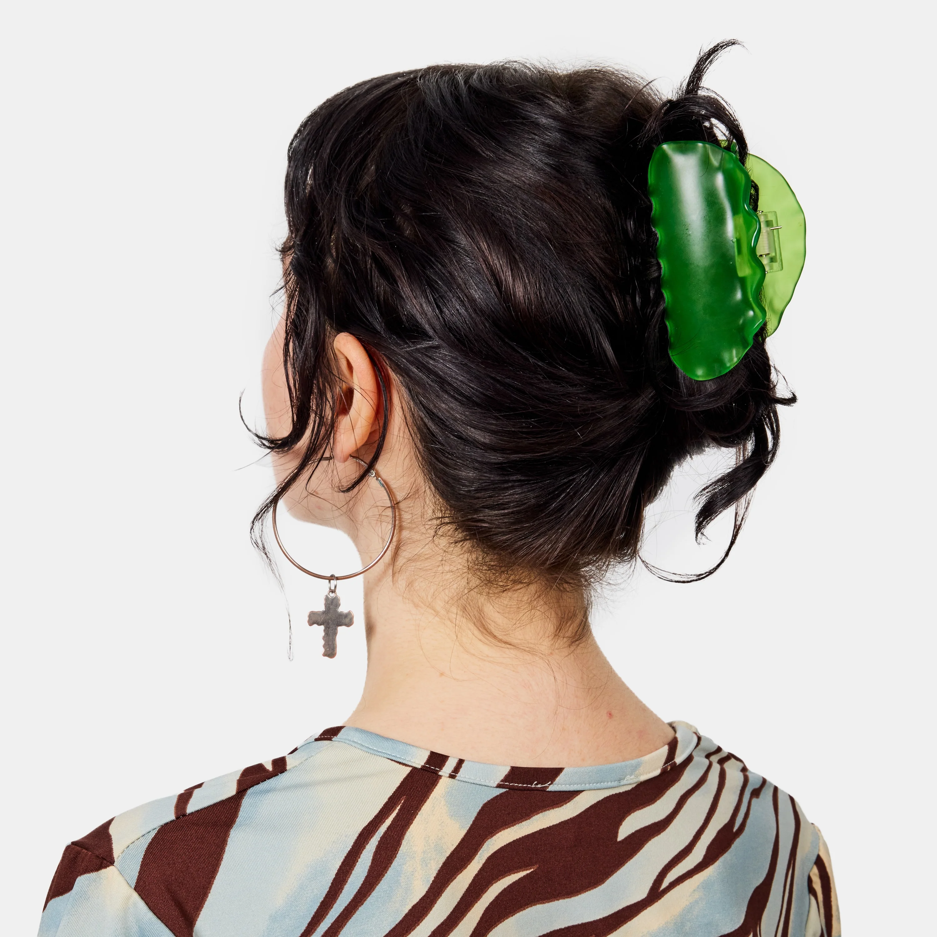 Suki Claw in Green Ruffle - Image 2